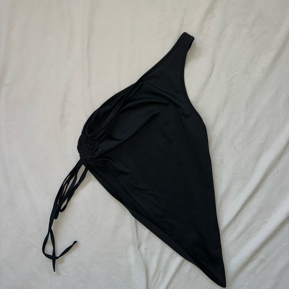 One shoulder top